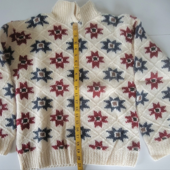 VTG Women’s Woolrich Pullover - Picture 10 of 10